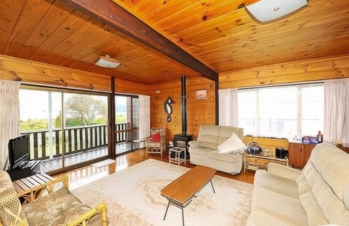 Cooks Beach House | Hosts on the Coast Marine Parade Magi