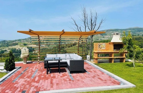 Miguas House | HostWise – Douro View Villa w/10 Suites and Pool