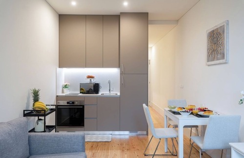 Guimaraes Apartment | HostWise - Cozy and Bright Flat