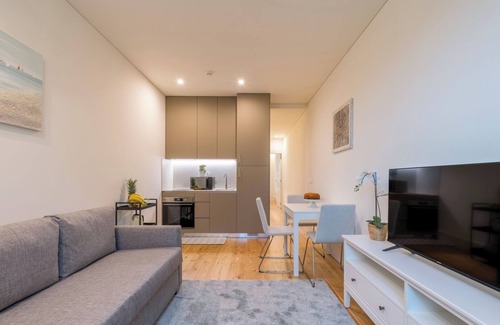 Guimaraes Apartment | HostWise - Cozy and Bright Flat