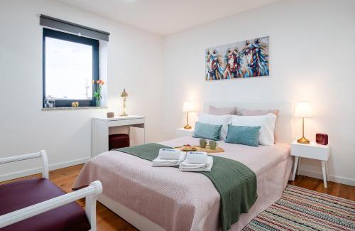 Sao Mamede de Infesta Apartment | HostWise - Modern Flat with a Suite