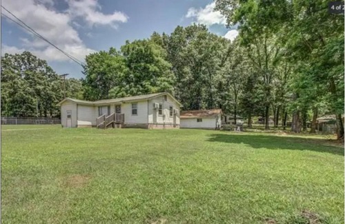 Tahlequah House | Hot coffee, firewood and more.