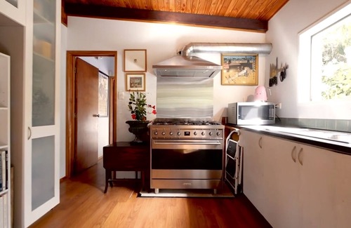 Waiatarua House | Hot spa, unique 3 bedroom sanctuary with views