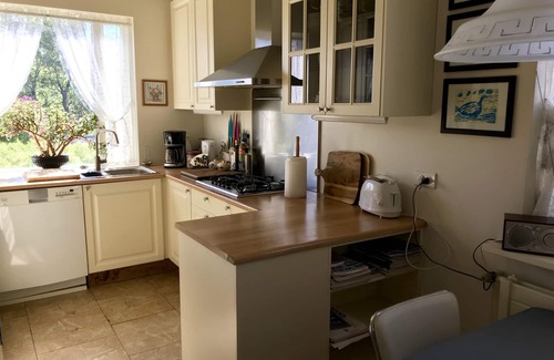 Hveragerdi House | Hot spring town - private home with hot tub