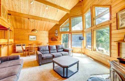 Fort Bragg House | Hot Tub, 1 Mi to Beach 12-Acre Fort Bragg Cabin!