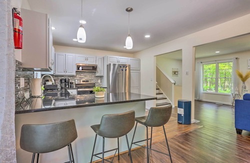 Pocono Summit Cottage | Hot Tub & 2 Game Rooms: Family Poconos Getaway!