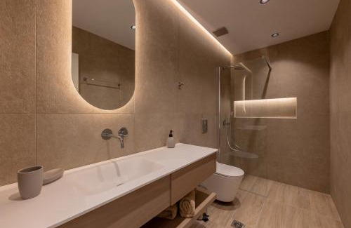 Lambi Apartment | Hot Tub - 5 min to Beaches - Netflix - Full Kitchen