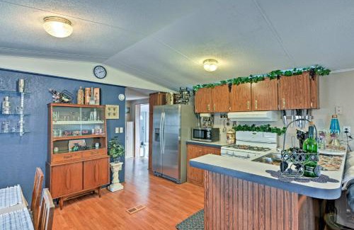 Grove House | Hot Tub and Deck Tranquil Home Near Grand Lake