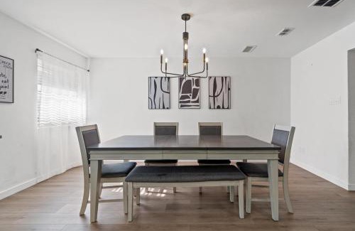 Far North Dallas Apartment | hot tub and Event Open Luxury Home Fits 16 plus