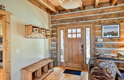 Franklin House | Hot Tub and Fire Pit Getaway Near Nantahala Gorge!