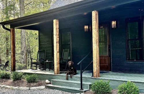 Carbondale House | Hot-tub and Fire Pit Provided Cabin in Carbondale, Illinois