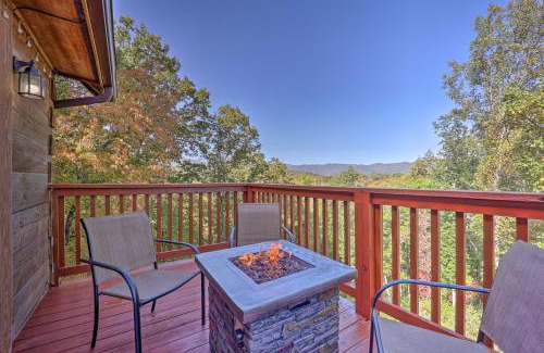 Deep Gap House | Hot Tub and Game Room Powderhorn Mountain Cabin