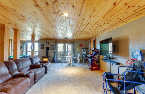 Deep Gap House | Hot Tub and Game Room Powderhorn Mountain Cabin