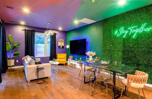 East Cesar Chavez House | Hot Tub Club - Rainey Street - 6 min walk