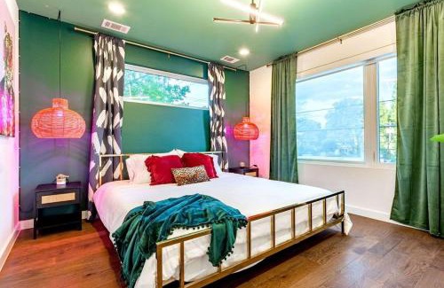 East Cesar Chavez House | Hot Tub Club - Rainey Street - 6 min walk