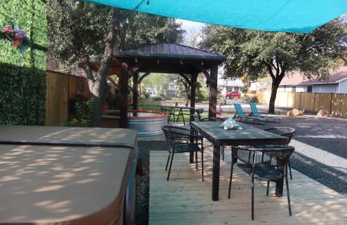 Tobin Hill House | Hot tub, cowboy pool near the Pearl, Riverwalk