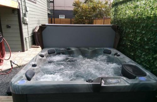 Tobin Hill House | Hot tub, cowboy pool near the Pearl, Riverwalk