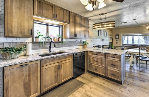 Payson House | Hot Tub & Deck: Pet-Friendly Home in Payson