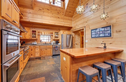 Old Forge Cabin | Hot Tub & Dock: Waterfront Cabin in Old Forge!