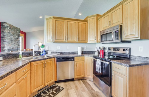 Fargo House | Hot Tub & Fenced Yard: Spacious Fargo Home!
