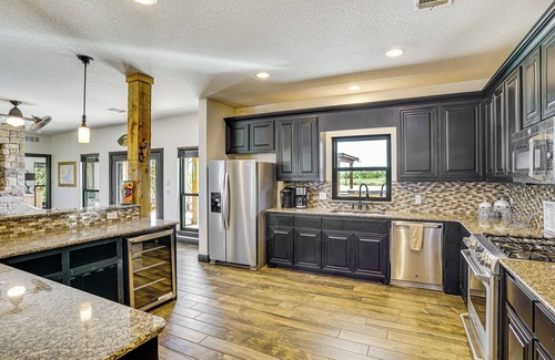 Palo Pinto County House | Hot Tub + Fire Pit: Possum Kingdom Lake Retreat!