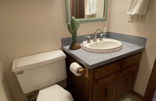 Enid House | Hot Tub & Game Room 3b/r 2.5b/r! Ultimate Getaway!