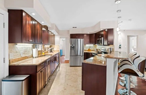 Kerrville House | Hot Tub, Game Room, Backyard Oasis, Full Kitchen & More!