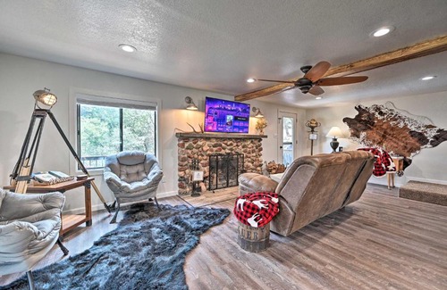 Pine House | Hot Tub, Game Room Dog-Friendly Pine Cabin!