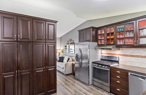 West Valley City House | Hot Tub Gameroom Great Location Sparkling Clean