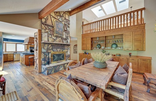 Payson Cottage | Hot Tub + Games: Spacious Golf Retreat in Payson