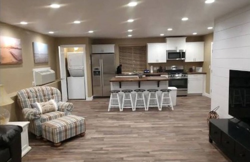 Garden City Cabin | Hot Tub, Gorgeous Lake Views, Huge Decks, Pets ok!