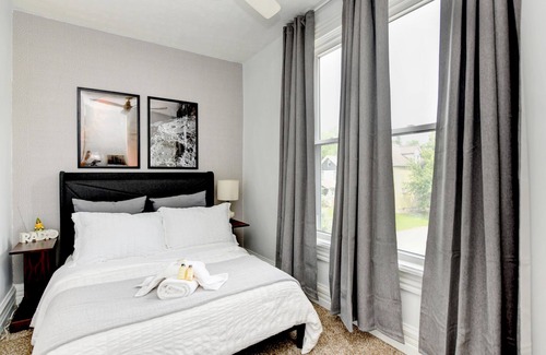 Merion Village House | Hot Tub Haven - Columbus!