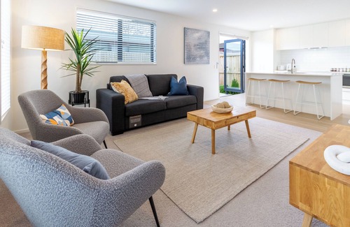 Spreydon House | Hot Tub Haven! Games Room, Garden & E-Bikes