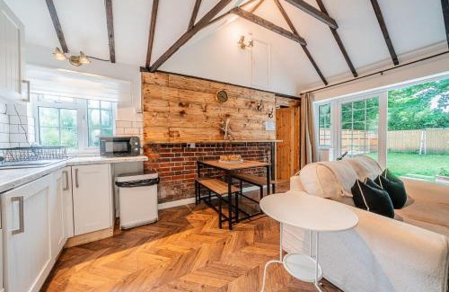 New Forest District House | Hot Tub hideaway! New Forest