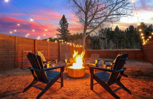 Custer Apartment | Hot Tub Hideout- Private & Downtown Access