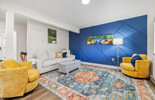 Custer Apartment | Hot Tub Hideout- Private & Downtown Access