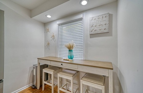 Ferndale House | Hot tub + Luxury cozy home + Fire pit + Game Room + Pool Table