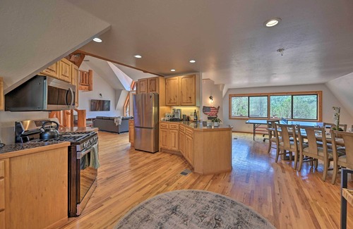 Payson Cabin | Hot Tub & Mtn View: Dog-Friendly Payson Getaway!
