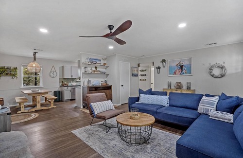 Granbury House | Hot Tub, Park, Lake Access Prime Location!