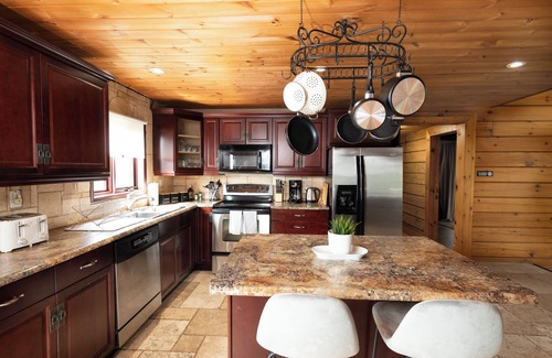 Stirling Cottage | Hot Tub & Pool Cottage Escape