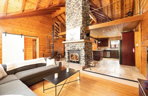 Stirling Cottage | Hot Tub & Pool Cottage Escape