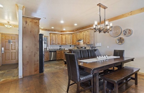 Ogden Condo | Hot Tub, Private Pineview Reservoir Vacation Rental Sleeps 12 - Huntsville Lodging LS54