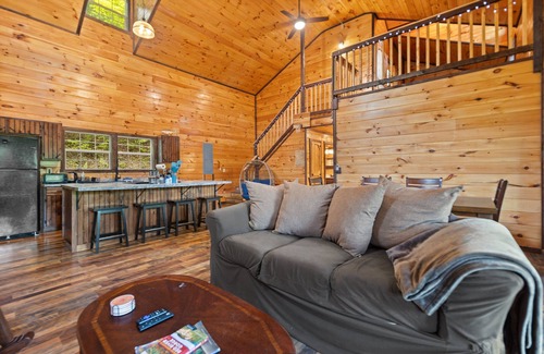 Rogers Cabin | Hot Tub & WiFi - Clifftop Cabin - Muir Valley