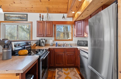 Stanton Cabin | Hot Tub, WiFi, Pet-Friendly - Family Cabin - Mountain Spirit - Red River Gorge, Kentucky!