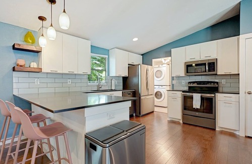 Rosewood House | Hot Tub, Yard - Mins to Downtown + East ATX Bars