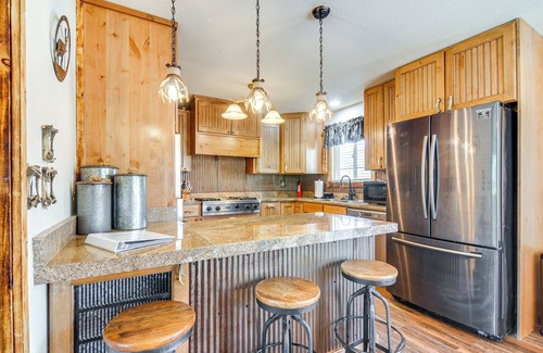 Glendale House | Hot Tub & Yard: 'Will's Place' Utah Family Getaway