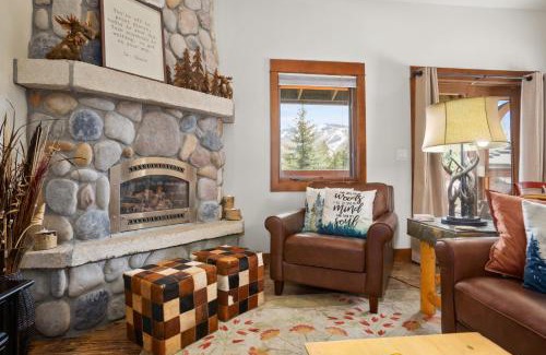 Steamboat Springs House | Hot Tubs, Washer & Dryer, Free Bus, Perfect for 3 Couples