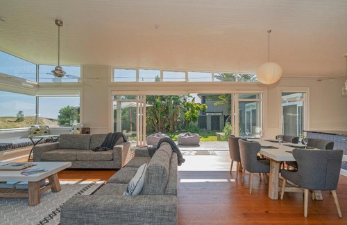 Hot Water Beach House | Hot Water Escape - Hot Water Beach Holiday Home