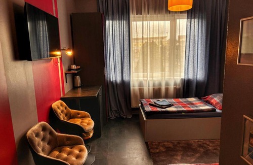 Glinde House | Hotel 108