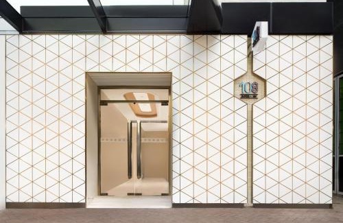 Mong Kok Hotel | Hotel 108, Hong Kong